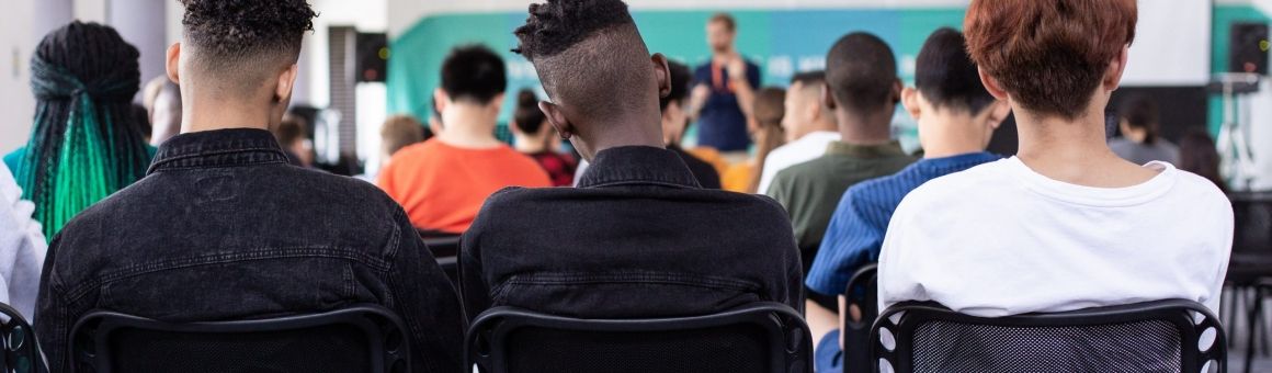 Luzerner Jungparteien und Jugendparlament spannen zusammen für mehr politische Bildung in der Stadt Luzern